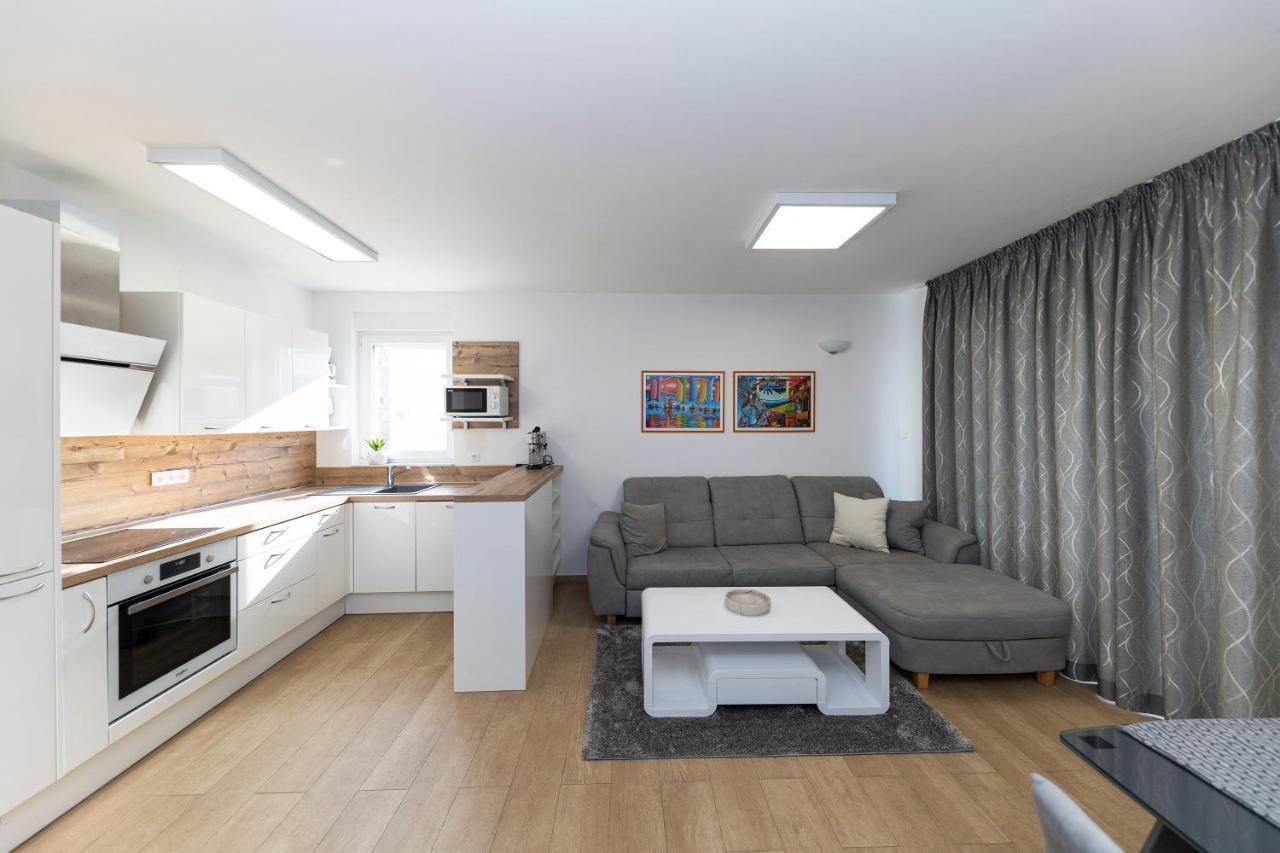 Joy 2 Apartment Novalja Dış mekan fotoğraf
